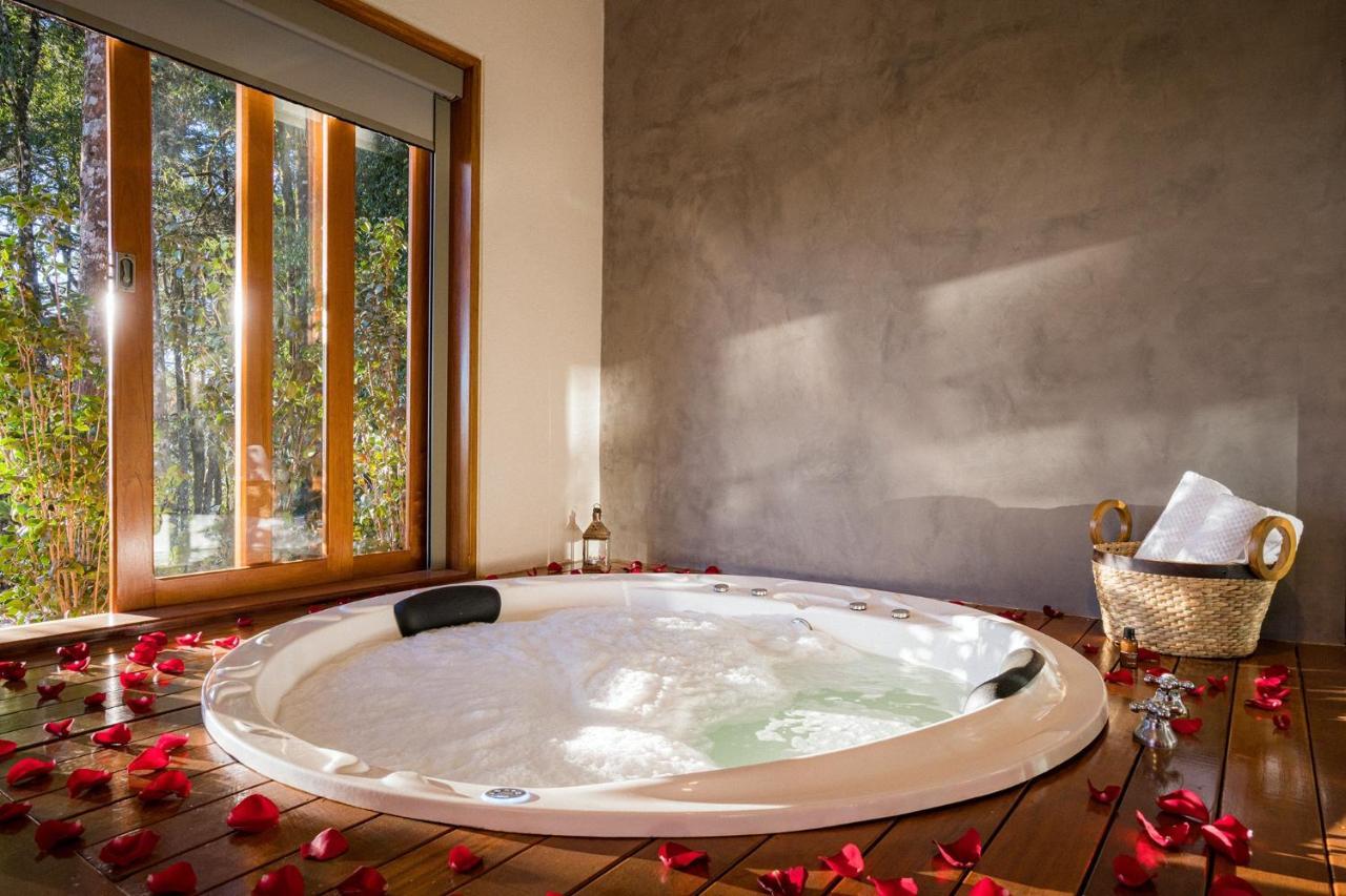 Chalé Superior com Vista e Banheira de Hidromassagem